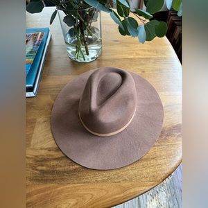 Lack of Color Hat size M in brown/tan